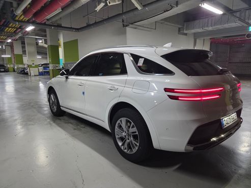 Genesis GV70 2.5T Gasoline 2WD — пробег 300 км — фото 5 из 5