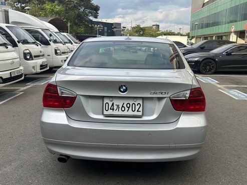 BMW 3-Series 320i Sedan — пробег 81 577 км — фото 5 из 5