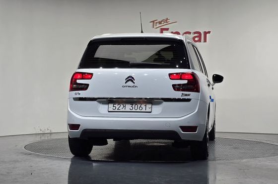 Citroen-DS C4 Picasso 1.6 B-HDI Feel — пробег 121 149 км — фото 4 из 5