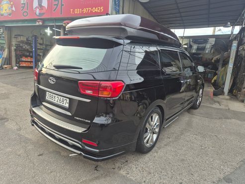 Kia Carnival Gasoline 7-Seater Hi-Limousine (Special) — пробег 100 000 км — фото 2 из 5