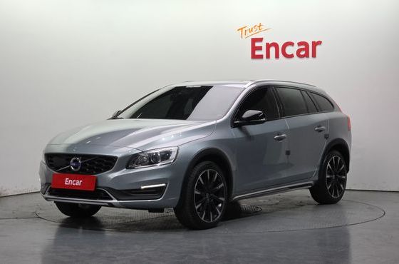 Volvo V60 T5 AWD — пробег 137 965 км — фото 1 из 5