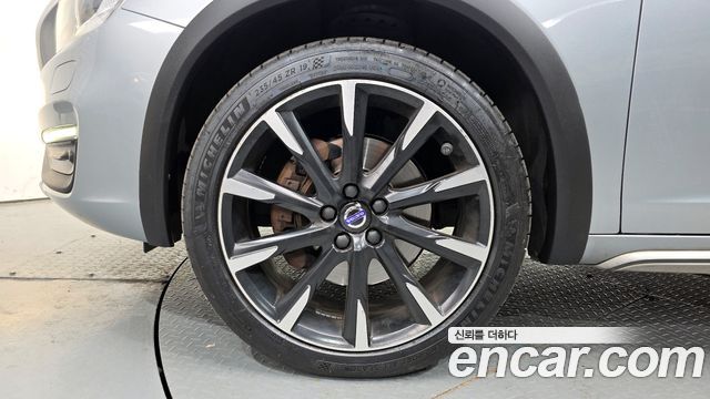 Volvo V60 T5 AWD — пробег 137 965 км — фото 5 из 5