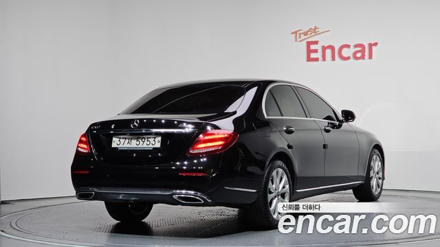 Mercedes-Benz E-Class из Кореи Encar