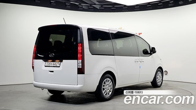 Hyundai Staria Tourer 11-Seater Modern — пробег 92 949 км — фото 2 из 5