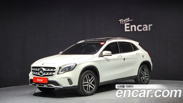 Mercedes-Benz GLA-Class GLA220 Premium — пробег 108 573 км — фото 1 из 5