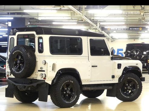Land Rover Defender 90 — пробег 70 103 км — фото 2 из 5