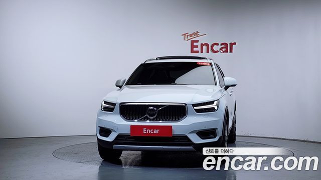 Volvo XC40 B4 Momentum — пробег 189 900 км — фото 3 из 5