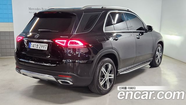 Mercedes-Benz GLE-Class GLE300d 4MATIC — пробег 67 000 км — фото 2 из 5