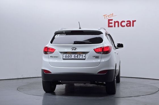 Hyundai Tucson Diesel 2WD LX20 Smart-Pack — пробег 185 629 км — фото 4 из 5