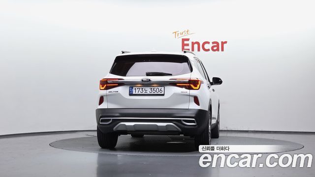 Kia Seltos из Кореи Encar