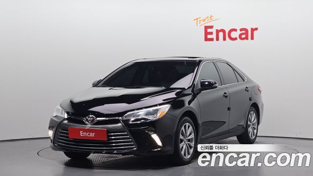 Toyota Camry 2.5 XLE — пробег 87 780 км — фото 1 из 5