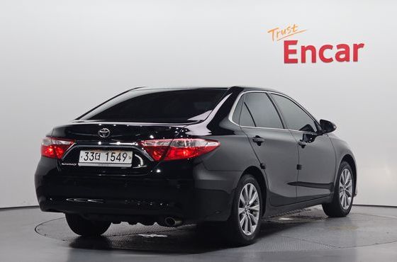Toyota Camry 2.5 XLE — пробег 87 780 км — фото 2 из 5