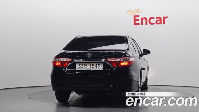 Toyota Camry 2.5 XLE — пробег 87 780 км — фото 4 из 5