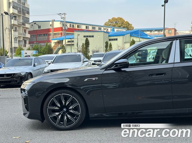 BMW i7 из Кореи Encar