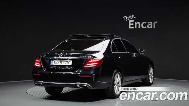 Mercedes-Benz E-Class из Кореи Encar
