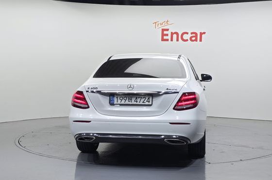 Mercedes-Benz E-Class E300 4MATIC Avnatgarde — пробег 86 951 км — фото 4 из 5