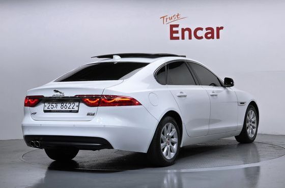 Jaguar XF 20d Prestige AWD — пробег 66 345 км — фото 2 из 5