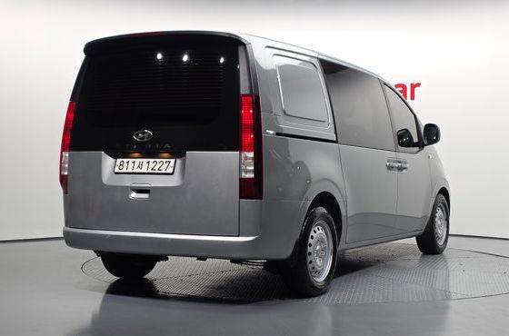 Hyundai Staria Cargo 5-Seater Smart — пробег 69 000 км — фото 2 из 5