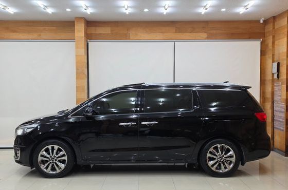 Kia Carnival 9-seater Prestige — пробег 144 875 км — фото 5 из 5