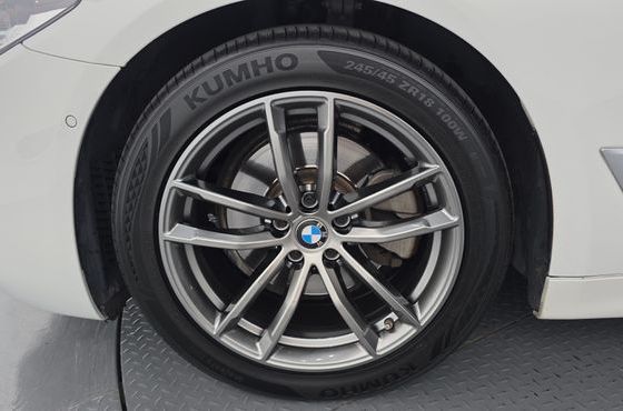 BMW 5-Series 520d xDrive M Sport Package Plus — пробег 114 304 км — фото 5 из 5