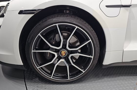 Porsche Taycan Base — пробег 41 370 км — фото 5 из 5