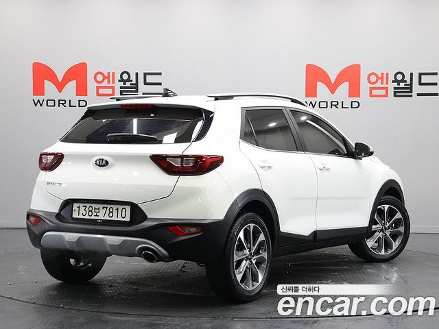 Kia Stonic из Кореи Encar