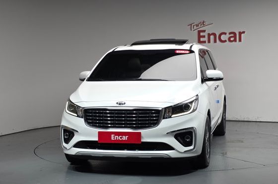 Kia Carnival 9-Seater Luxury — пробег 62 471 км — фото 3 из 5