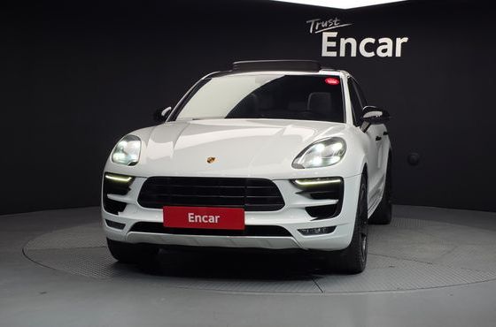 Porsche Macan 3.0 GTS 95B — пробег 142 856 км — фото 3 из 5