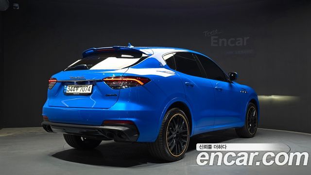 Maserati Levante из Кореи Encar