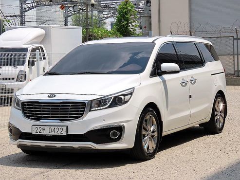 Kia Carnival 9-seater Prestige — пробег 270 015 км — фото 2 из 5