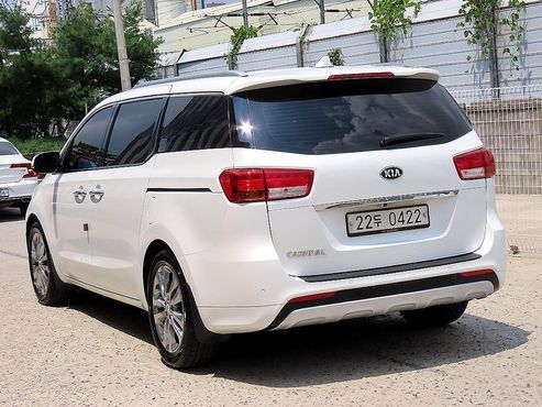 Kia Carnival 9-seater Prestige — пробег 270 015 км — фото 3 из 5