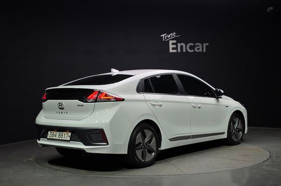 Hyundai Ioniq 1.6 HEV Q — пробег 83 346 км — фото 2 из 5