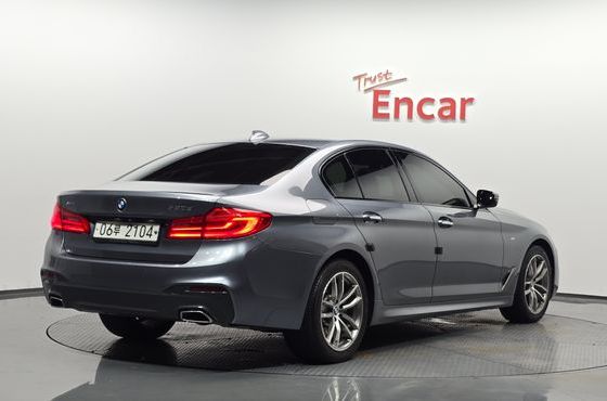 BMW 5-Series 520d M Sport Package Plus — пробег 74 431 км — фото 2 из 5