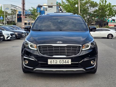 Kia Carnival 9-seater Prestige — пробег 92 000 км — фото 3 из 5