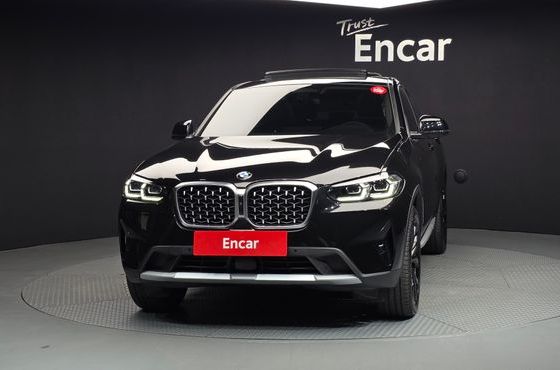 BMW X4 xDrive20i xLine — пробег 7 710 км — фото 3 из 5