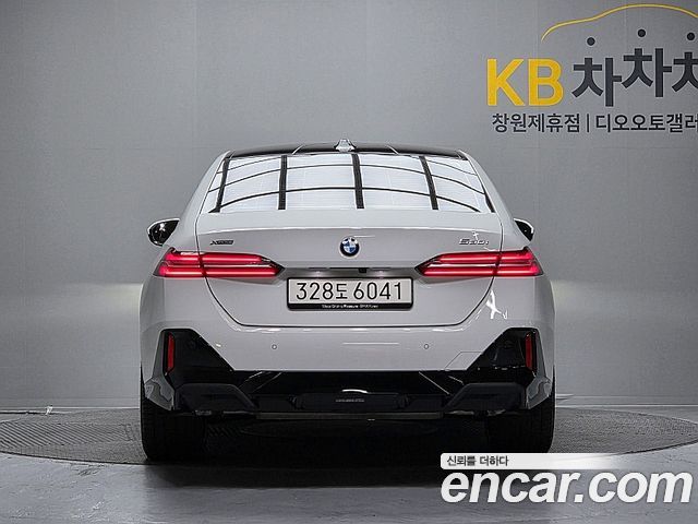 BMW 5-Series 530i xDrive M Sport — пробег 4 578 км — фото 4 из 5