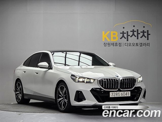BMW 5-Series 530i xDrive M Sport — пробег 4 578 км — фото 5 из 5