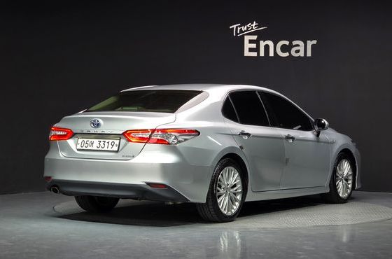 Toyota Camry 2.5 XLE Hybrid — пробег 110 808 км — фото 2 из 5