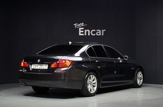 BMW 5-Series 520d xDrive — пробег 172 245 км — фото 2 из 5