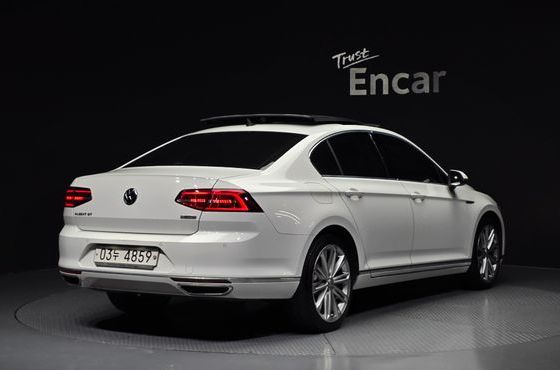 Volkswagen Passat 2.0 TDI 4Motion Prestige — пробег 125 792 км — фото 2 из 5