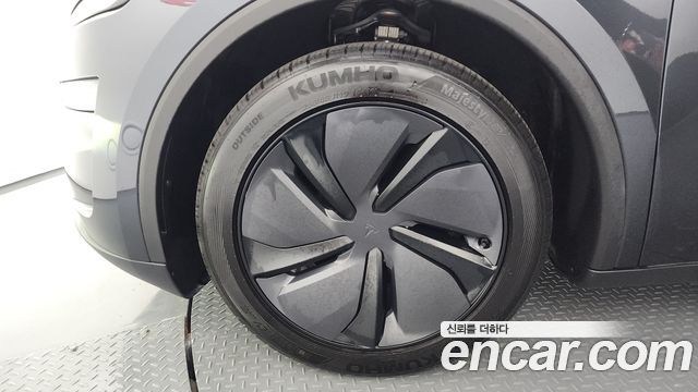 Tesla Model Y RWD — пробег 33 627 км — фото 5 из 5