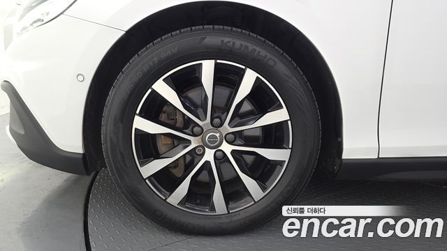 Volvo V40 из Кореи Encar