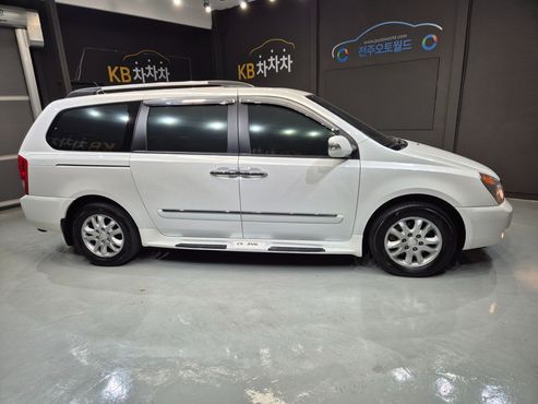 Kia Carnival Grand Carnival GLX Luxury — пробег 129 725 км — фото 3 из 5