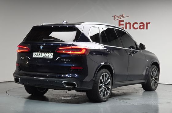 BMW X5 xDrive 30d M Sport — пробег 74 730 км — фото 2 из 5