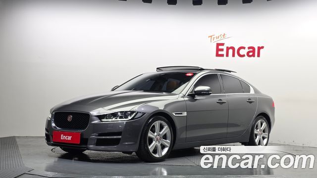 Jaguar XE 20d Portfolio — пробег 87 215 км — фото 1 из 5