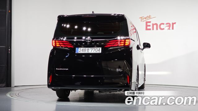 Toyota Alphard 2.5 HEV Executive AWD — пробег 7 015 км — фото 4 из 5