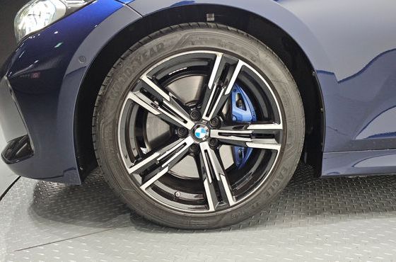 BMW 3-Series 320i M Sport — пробег 5 520 км — фото 5 из 5