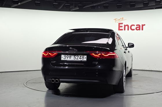 Jaguar XF 20d Portfolio AWD — пробег 161 519 км — фото 4 из 5