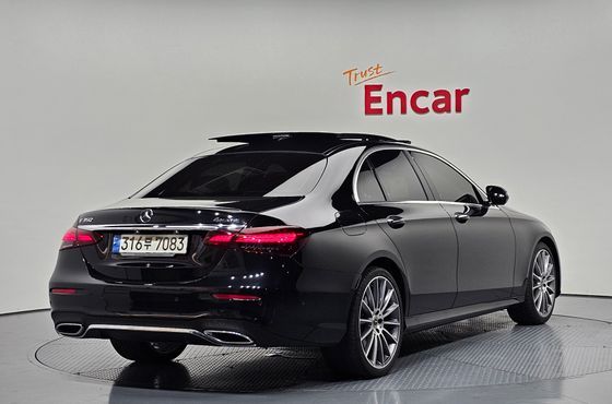 Mercedes-Benz E-Class E350 4MATIC AMG Line — пробег 105 757 км — фото 2 из 5
