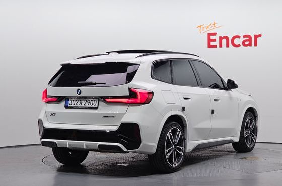 BMW X1 xDrive 20i M Sport — пробег 18 352 км — фото 2 из 5